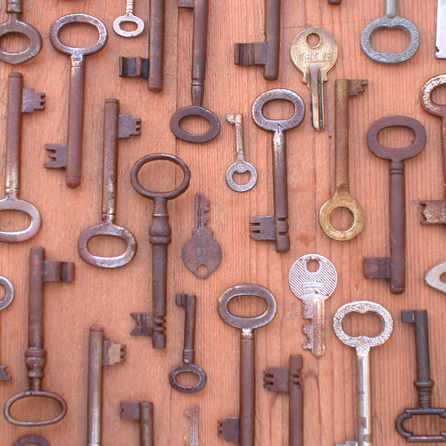 Cool Idea: Decorate With Antique Keys Cool Idea: Decorate With Antique Keys