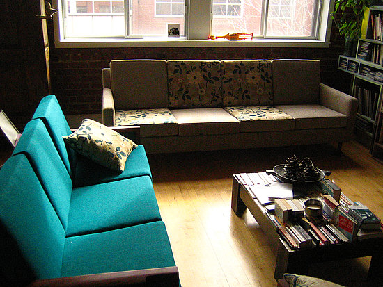 Turquoise with deeper green tones is really sharp and masculine. It mixes well with soft yellows and warm browns.
Source: Flickr User luce_beaulieu
Turquoise with deeper green tones is really sharp and masculine. It mixes well with soft yellows and warm browns.
Source: Flickr User luce_beaulieu