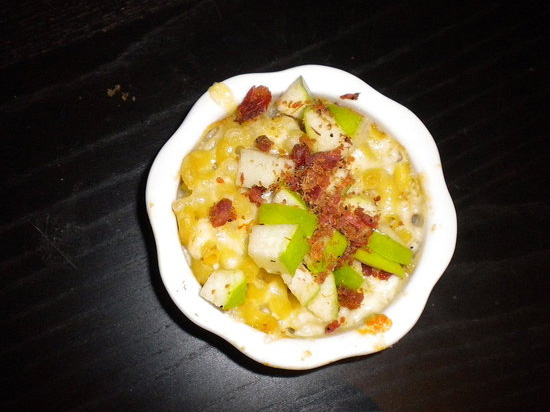 Savory Sight: Gorgonzola, Apple, and Bacon Mac-n-Cheese Savory Sight: Gorgonzola, Apple, and Bacon Mac-n-Cheese