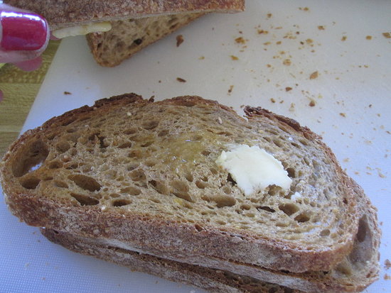 How to Warm Cold Butter Between Slices of Toast 2009-12-04 17:13:52