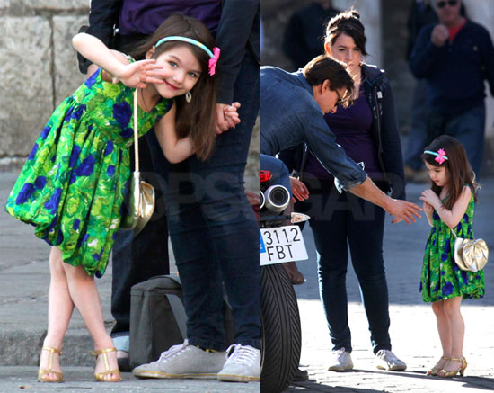 Photos of Suri Cruise with a Purse Photos of Suri Cruise with a Purse