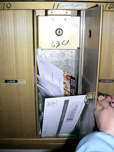 Biggest Headlines of 2009: Family Receives 445 Credit Card Offers in One Year