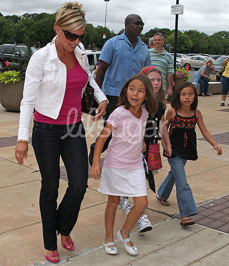The Gosselin Girls Have Fun at a Jonas Brothers Concert