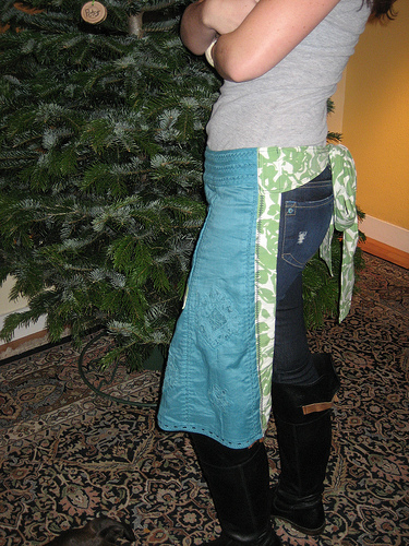 The Second DIY of Christmas: Hostess Apron