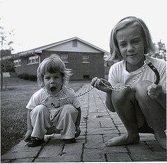 Study Finds Eldest Siblings Less Cooperative and Giving