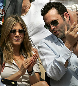Jennifer Aniston Swears She's Not Engaged