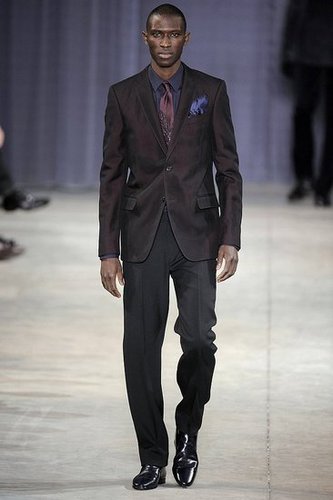 Paris: Louis Vuitton Men's Fall 2009