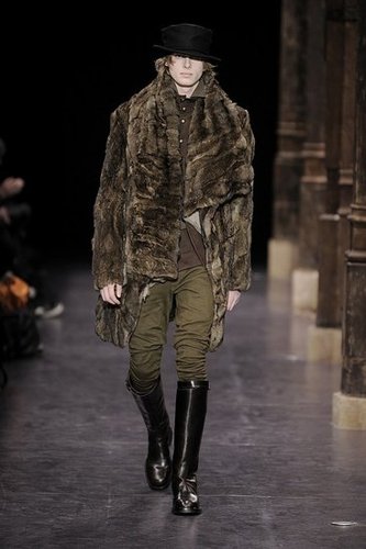 Paris: Ann Demeulemeester Men's Fall 2009