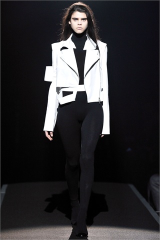 Maison Martin Margiela Fall 2009: Doing Well, Head in the Clouds Maison Martin Margiela Fall 2009: Doing Well, Head in the Clouds