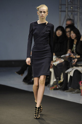 RM by Roland Mouret Fall 2009: "The Work of a Local Dressmaker" RM by Roland Mouret Fall 2009: "The Work of a Local Dressmaker"