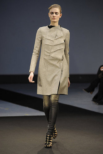 RM by Roland Mouret Fall 2009: "The Work of a Local Dressmaker" RM by Roland Mouret Fall 2009: "The Work of a Local Dressmaker"