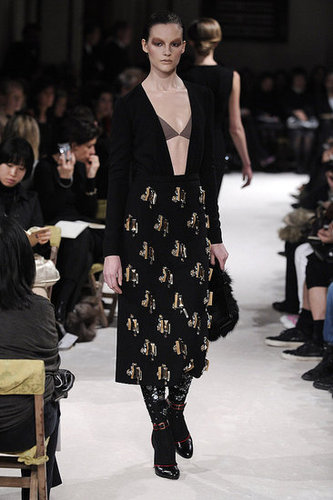 Miu Miu Fall 2009: A Sultry Riff on the Bourgeois Miu Miu Fall 2009: A Sultry Riff on the Bourgeois