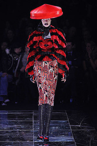 Alexander McQueen Fall 2009: A Twisted Fantasy Alexander McQueen Fall 2009: A Twisted Fantasy