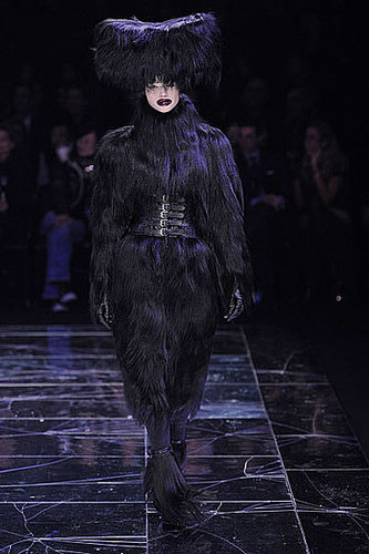Alexander McQueen Fall 2009: A Twisted Fantasy Alexander McQueen Fall 2009: A Twisted Fantasy