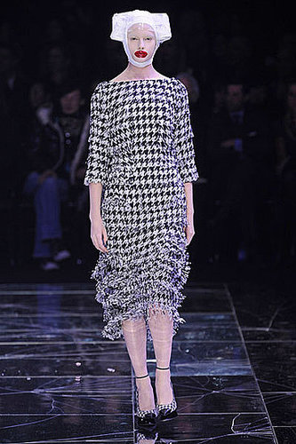 Alexander McQueen Fall 2009: A Twisted Fantasy Alexander McQueen Fall 2009: A Twisted Fantasy