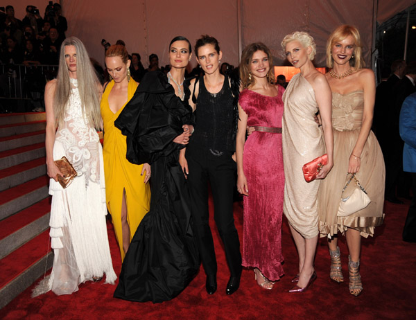 Kirsten McMenamy in Givenchy Couture, Amber Valletta in vintage James Galanos, Shalom Harlow, Stella Tennant in vintage Helmut Lang, Natalia Vodianova in vintage Fortuny, Nadja Auermann in Lanvin, Eva Herzigova in vintage Dolce & Gabbana Kirsten McMenamy in Givenchy Couture, Amber Valletta in vintage James Galanos, Shalom Harlow, Stella Tennant in vintage Helmut Lang, Natalia Vodianova in vintage Fortuny, Nadja Auermann in Lanvin, Eva Herzigova in vintage Dolce & Gabbana
