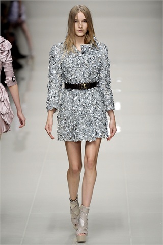 Burberry Returns to Home Turf for Spring 2010 Burberry Returns to Home Turf for Spring 2010