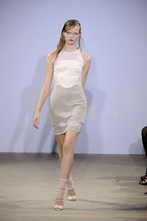 A Softer Side of Jonathan Saunders for Spring 2010 A Softer Side of Jonathan Saunders for Spring 2010