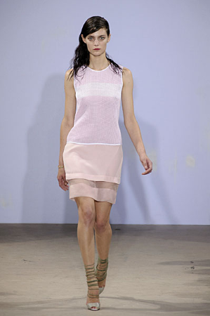 A Softer Side of Jonathan Saunders for Spring 2010 A Softer Side of Jonathan Saunders for Spring 2010
