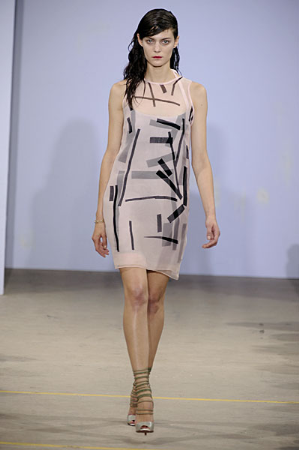 A Softer Side of Jonathan Saunders for Spring 2010 A Softer Side of Jonathan Saunders for Spring 2010