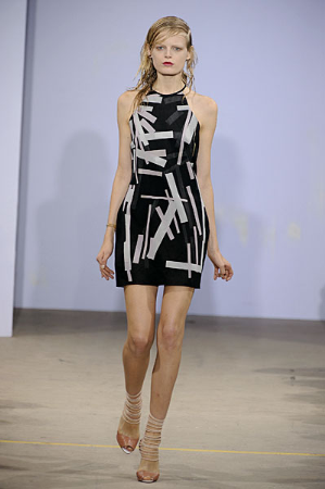 A Softer Side of Jonathan Saunders for Spring 2010 A Softer Side of Jonathan Saunders for Spring 2010