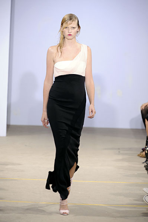 A Softer Side of Jonathan Saunders for Spring 2010 A Softer Side of Jonathan Saunders for Spring 2010