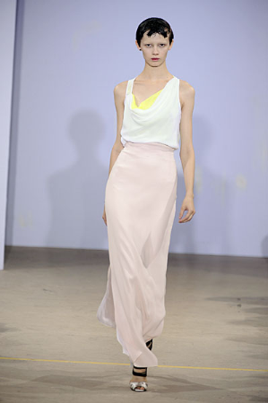 A Softer Side of Jonathan Saunders for Spring 2010 A Softer Side of Jonathan Saunders for Spring 2010