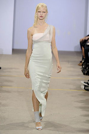 A Softer Side of Jonathan Saunders for Spring 2010 A Softer Side of Jonathan Saunders for Spring 2010