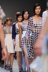 Christopher Kane Sends Out Gingham Girls for Spring 2010