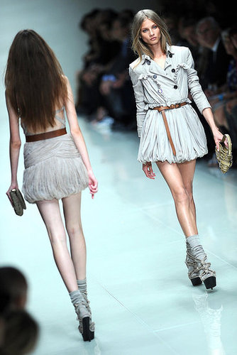Burberry Returns to Home Turf for Spring 2010 Burberry Returns to Home Turf for Spring 2010