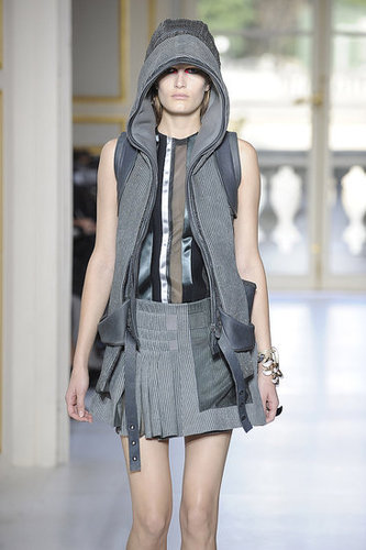 Balenciaga Aims to Go Thorougly Modern for Spring 2010 Balenciaga Aims to Go Thorougly Modern for Spring 2010