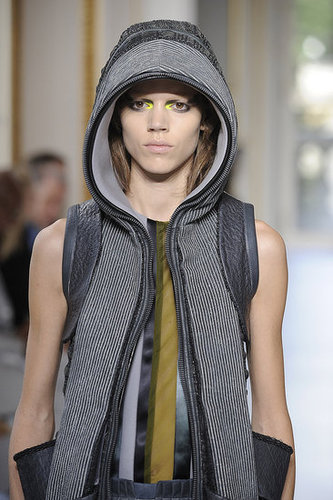 Balenciaga Aims to Go Thorougly Modern for Spring 2010 Balenciaga Aims to Go Thorougly Modern for Spring 2010