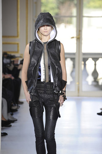 Balenciaga Aims to Go Thorougly Modern for Spring 2010 Balenciaga Aims to Go Thorougly Modern for Spring 2010
