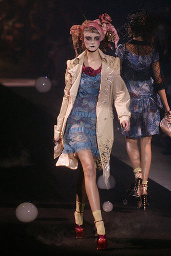 John Galliano Harks Back to Fading Film Stars for Spring 2010 John Galliano Harks Back to Fading Film Stars for Spring 2010