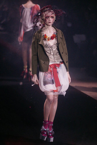 John Galliano Harks Back to Fading Film Stars for Spring 2010 John Galliano Harks Back to Fading Film Stars for Spring 2010
