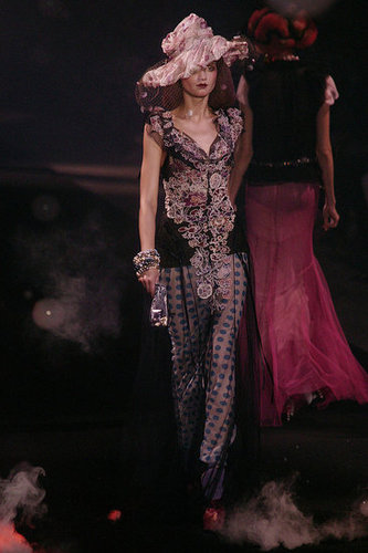 John Galliano Harks Back to Fading Film Stars for Spring 2010 John Galliano Harks Back to Fading Film Stars for Spring 2010