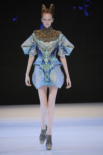 Alexander McQueen Shows Holographic Alien Beauties for Spring 2010 Alexander McQueen Shows Holographic Alien Beauties for Spring 2010