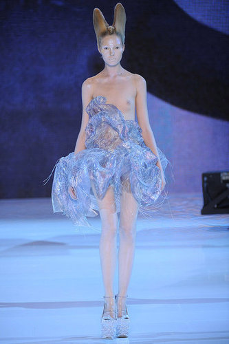 Alexander McQueen Shows Holographic Alien Beauties for Spring 2010 Alexander McQueen Shows Holographic Alien Beauties for Spring 2010