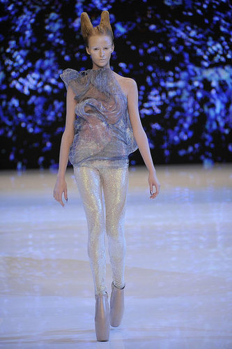 Alexander McQueen Shows Holographic Alien Beauties for Spring 2010 Alexander McQueen Shows Holographic Alien Beauties for Spring 2010
