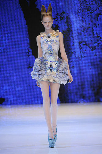 Alexander McQueen Shows Holographic Alien Beauties for Spring 2010 Alexander McQueen Shows Holographic Alien Beauties for Spring 2010
