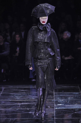 Paris Fashion Week: Alexander McQueen Fall 2009 Paris Fashion Week: Alexander McQueen Fall 2009