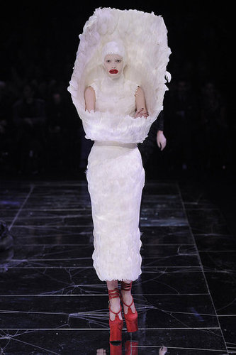 Paris Fashion Week: Alexander McQueen Fall 2009 Paris Fashion Week: Alexander McQueen Fall 2009