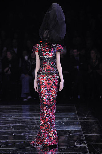 Paris Fashion Week: Alexander McQueen Fall 2009 Paris Fashion Week: Alexander McQueen Fall 2009
