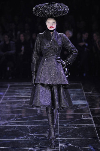 Paris Fashion Week: Alexander McQueen Fall 2009 Paris Fashion Week: Alexander McQueen Fall 2009