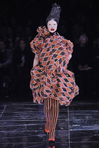 Paris Fashion Week: Alexander McQueen Fall 2009 Paris Fashion Week: Alexander McQueen Fall 2009