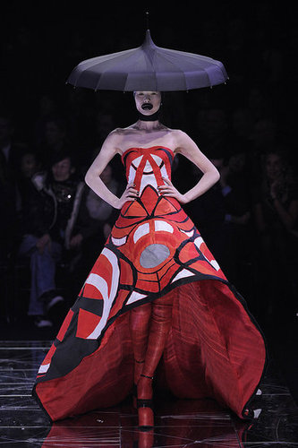Paris Fashion Week: Alexander McQueen Fall 2009 Paris Fashion Week: Alexander McQueen Fall 2009