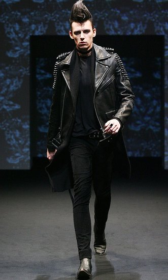 Japan Fashion Week: Gut's Dynamite Cabarets Fall 2009 Japan Fashion Week: Gut's Dynamite Cabarets Fall 2009