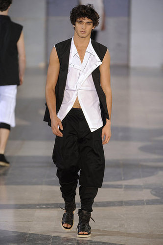 Paris: Kris Van Assche Men's Spring 2010 Paris: Kris Van Assche Men's Spring 2010