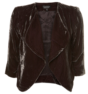 A casual three-quarter sleeve jacket. A casual three-quarter sleeve jacket.