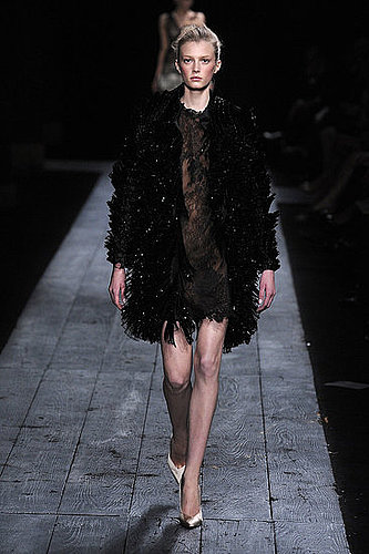 Valentino Fall 2009 Couture
Valentino Fall 2009 Couture
